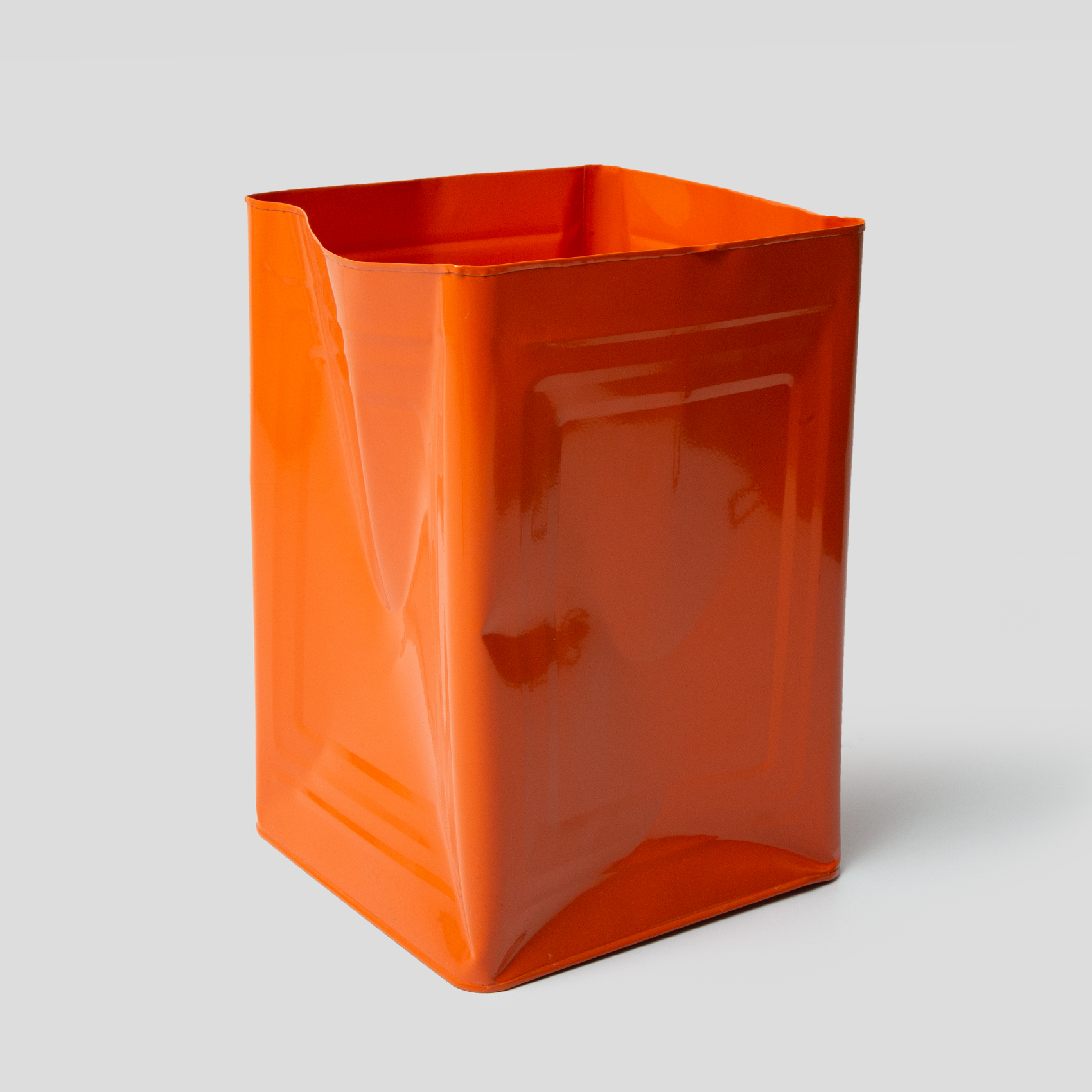 Picture of orange tin bucket