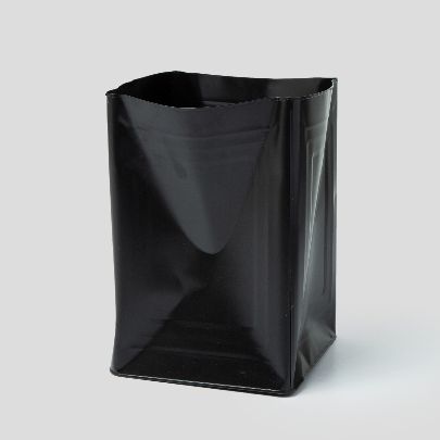 Picture of black tin bucket