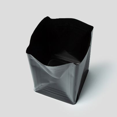 Picture of black tin bucket