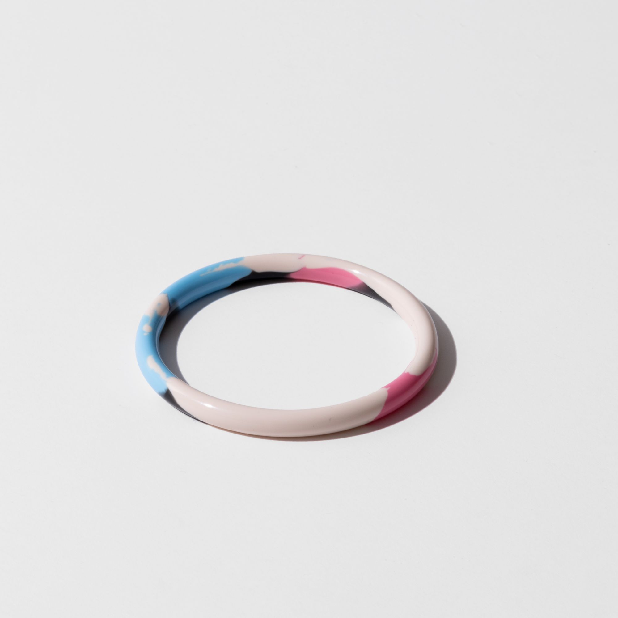 Picture of Women's round pink blue epoxy bracelet