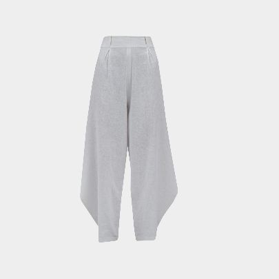 Picture of women's linen trapezoidal pants