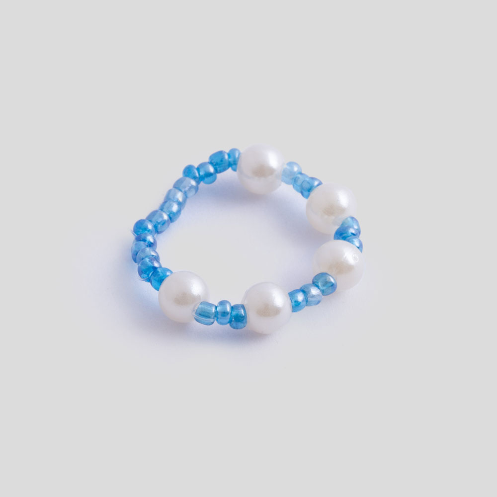 Picture of Pearl ring with blue beads