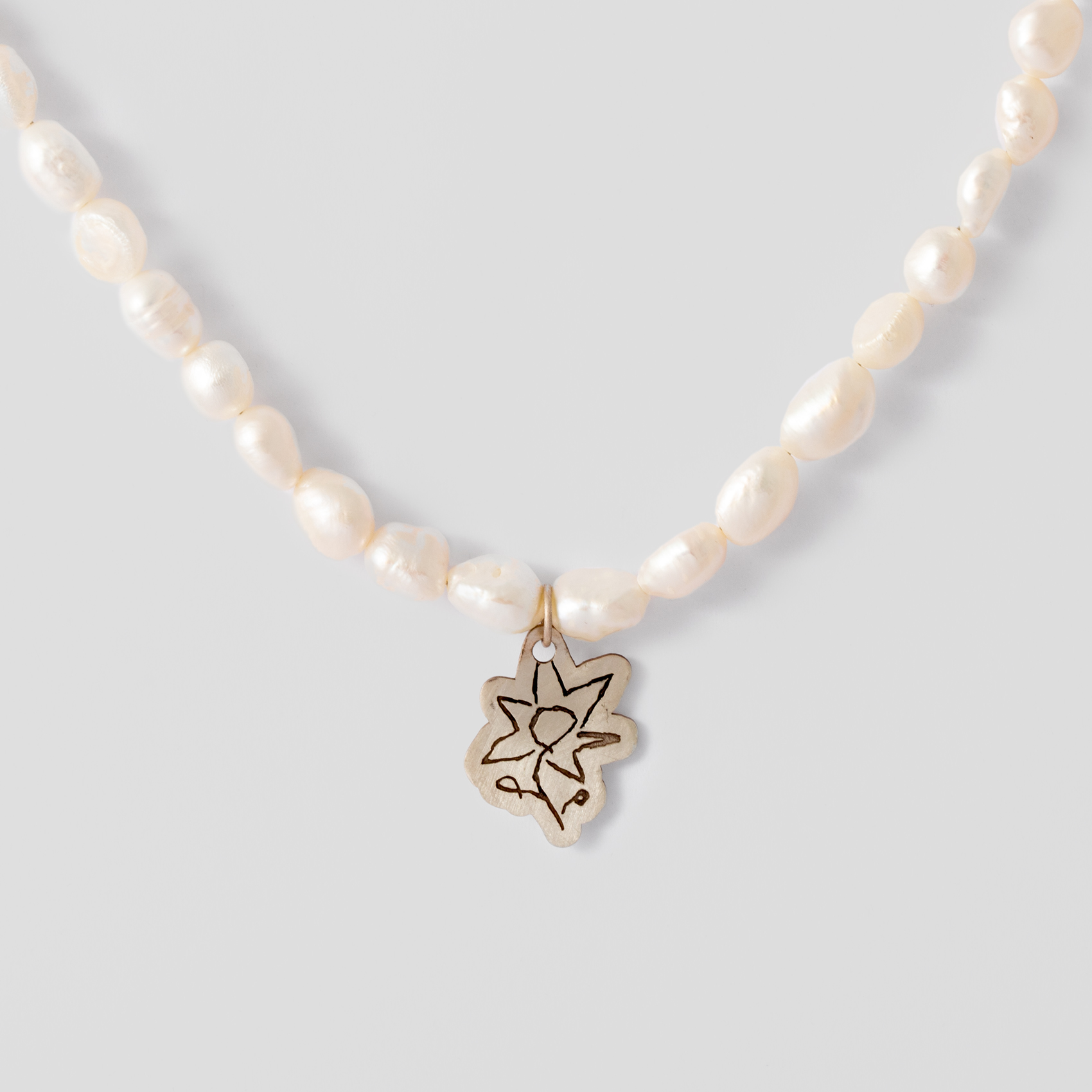 Picture of white flower necklace