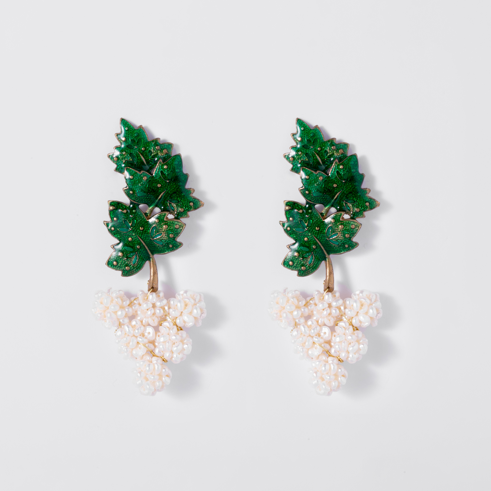 Picture of Women's grape branch earrings