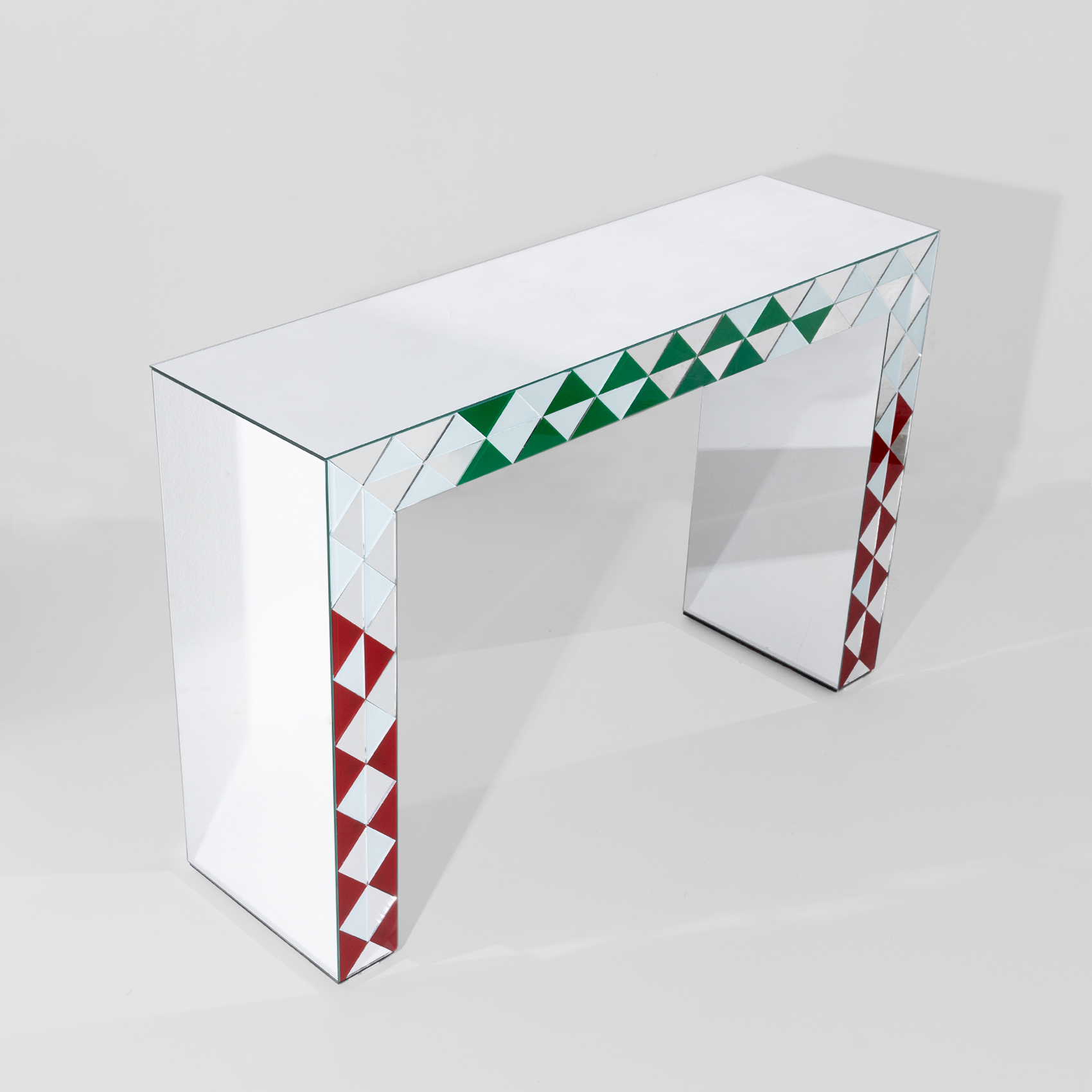 Picture of  Green and red mirror console