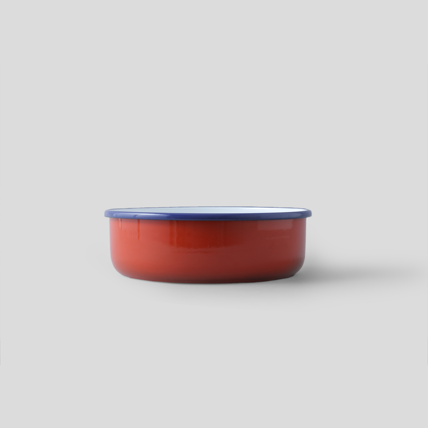 Picture of Red enamel bowl