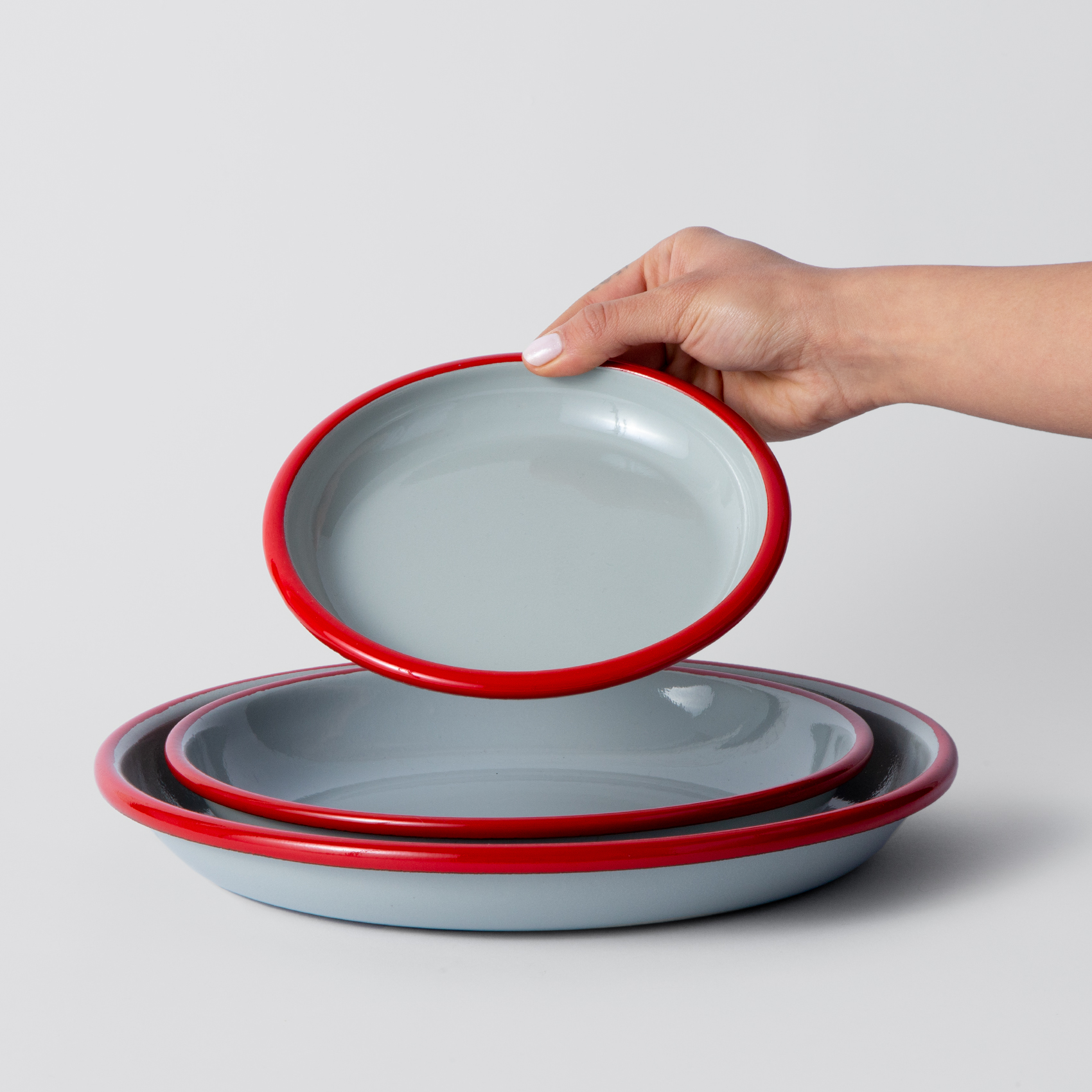 Picture of Gray and red plate