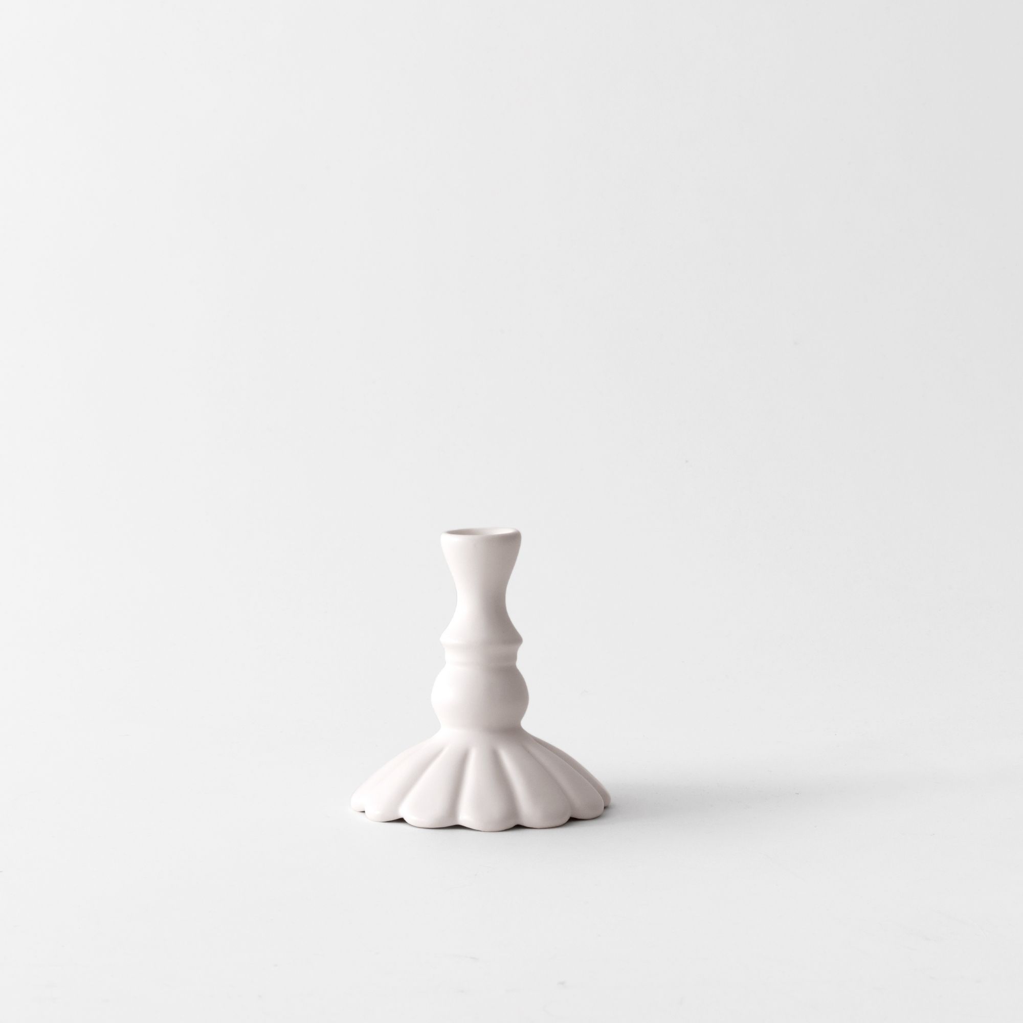 Picture of Matte white ceramic candle holder