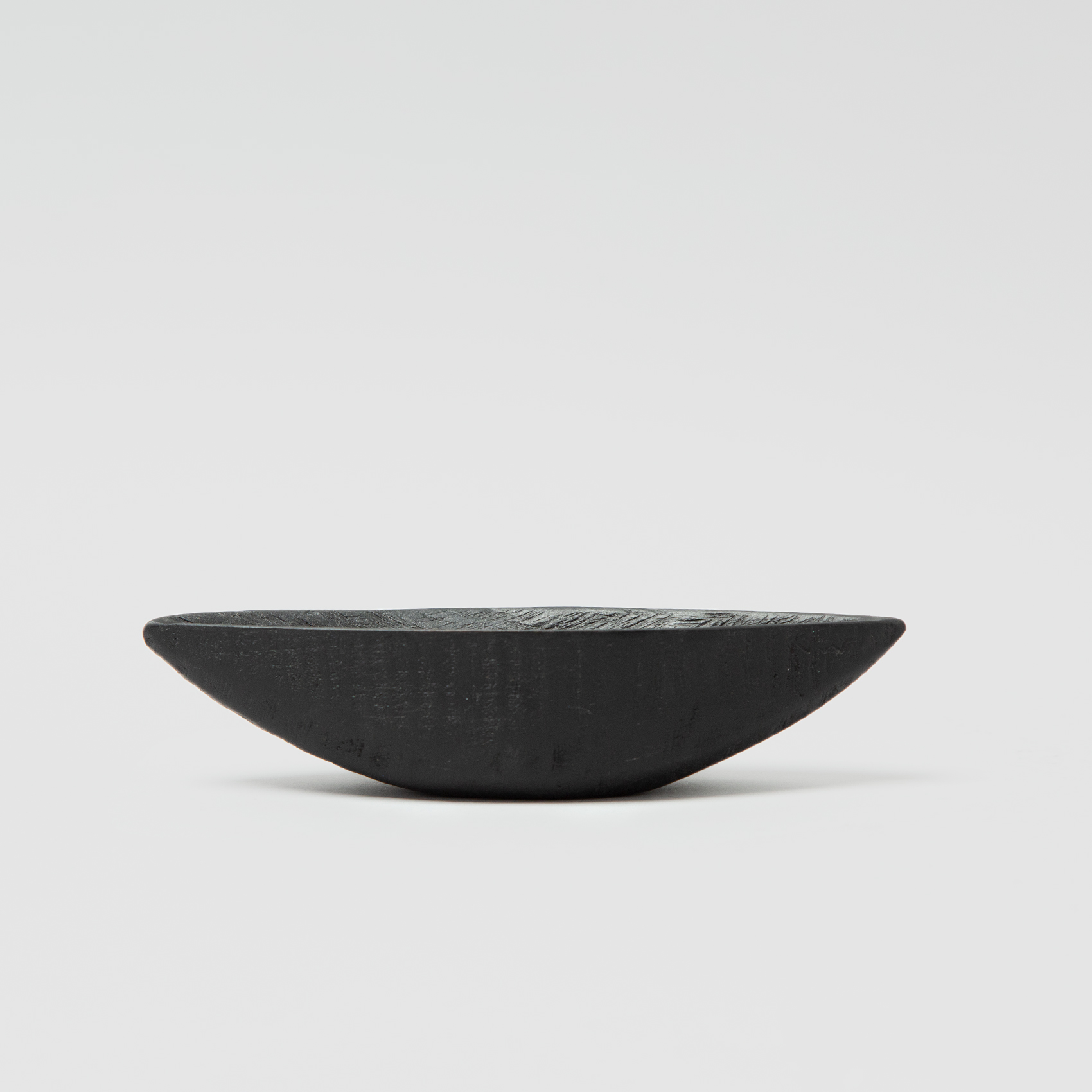 Picture of Black boat bowl