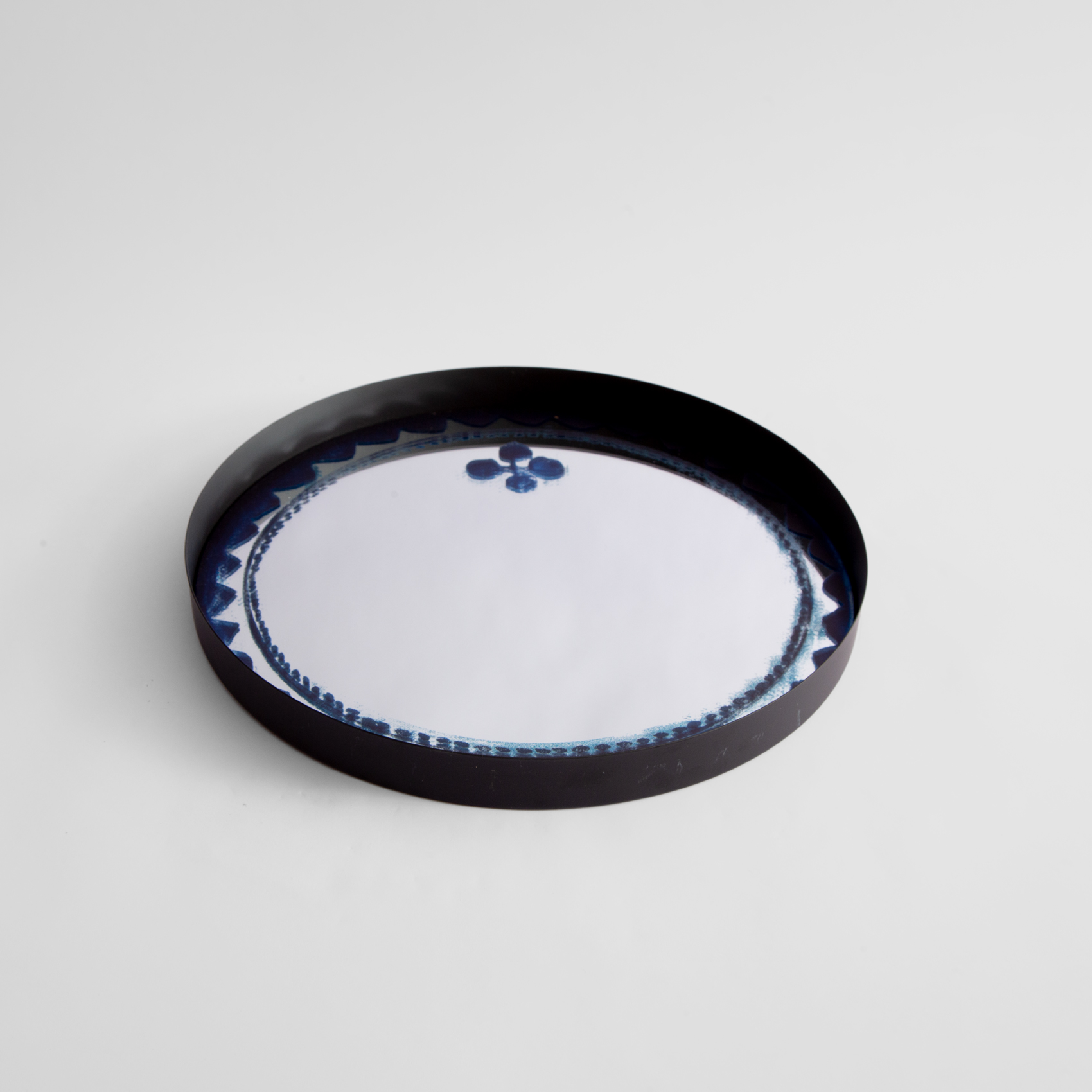 Picture of Patterned mirror tray 39