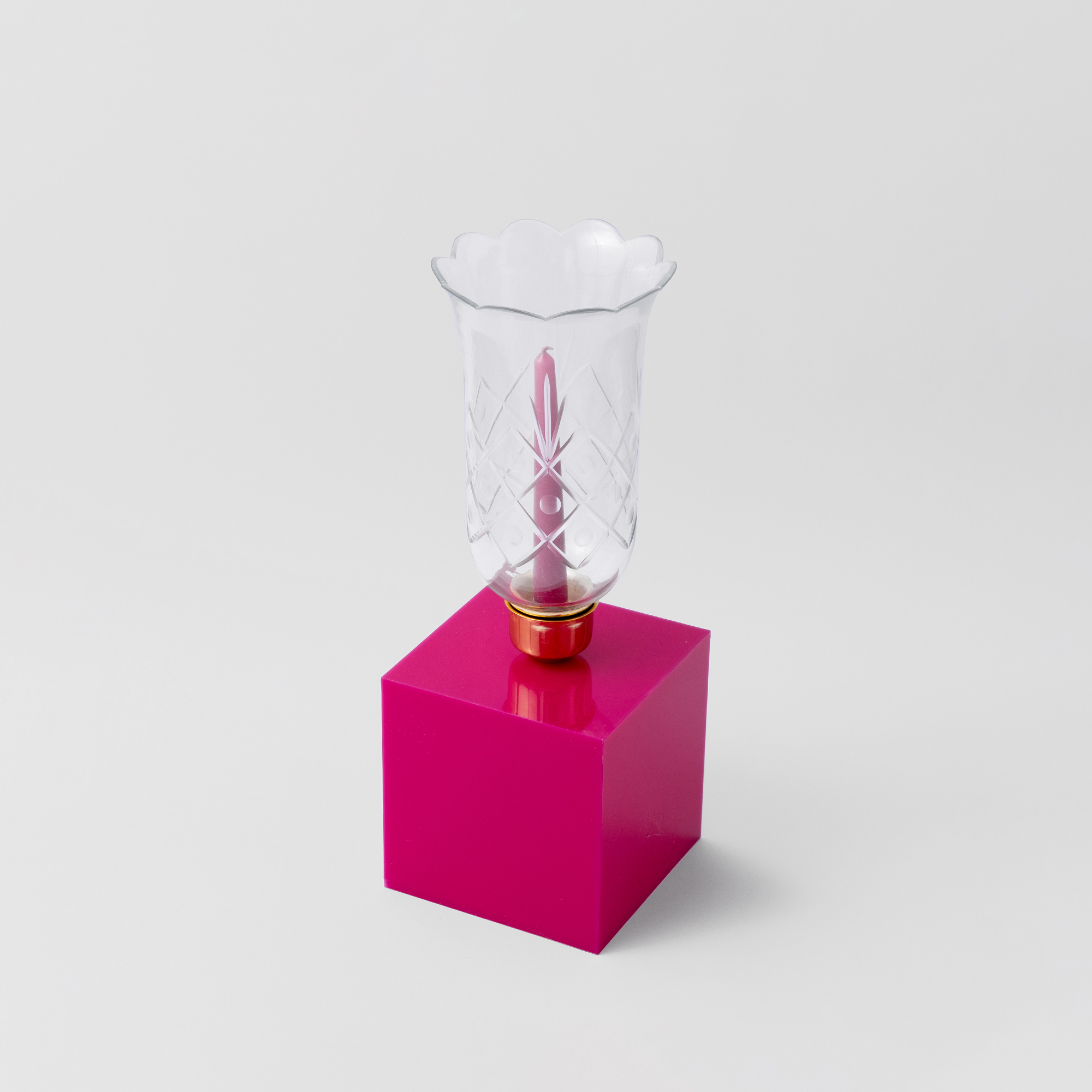 Picture of  Basic magenta candle holder