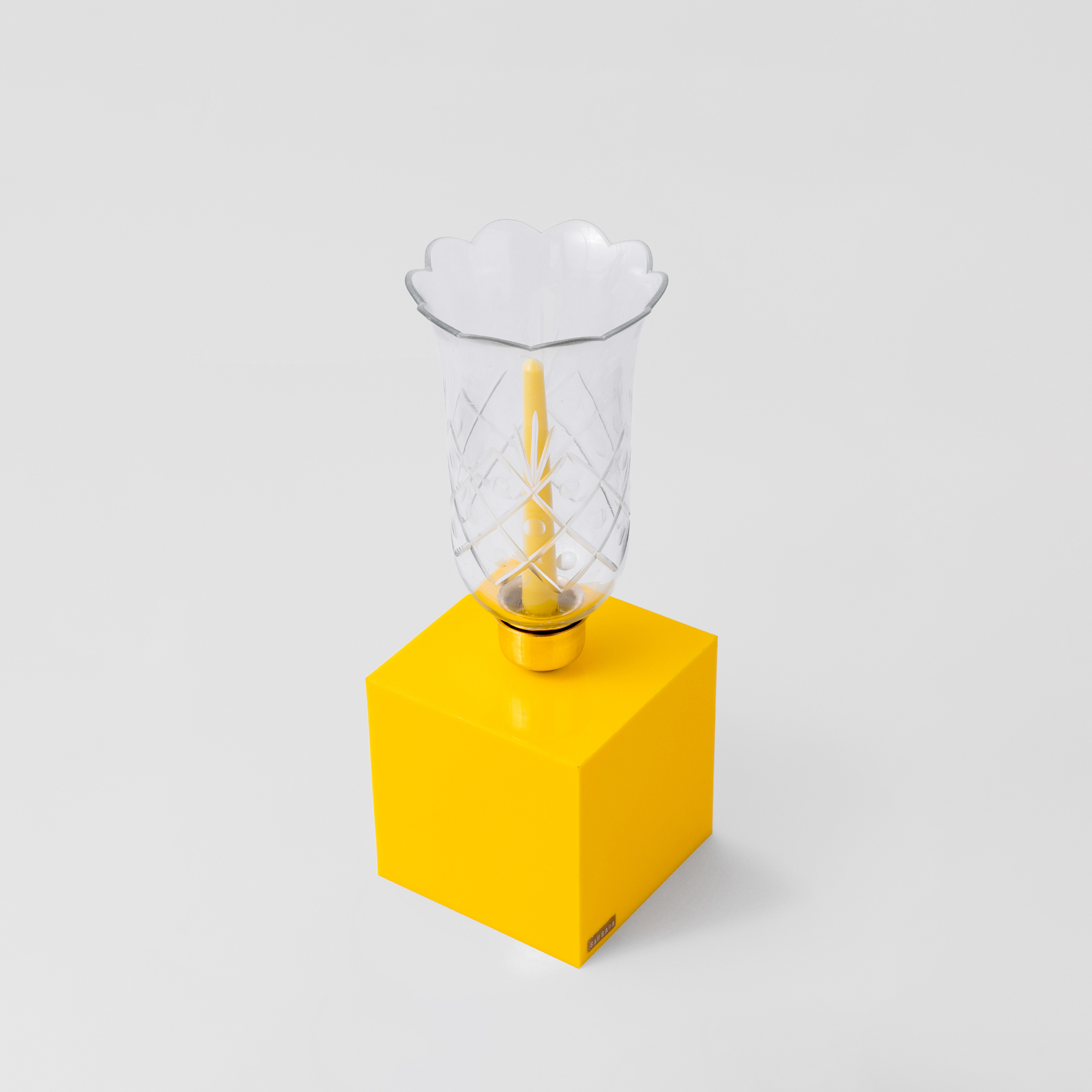 Picture of Basic yellow candle holder